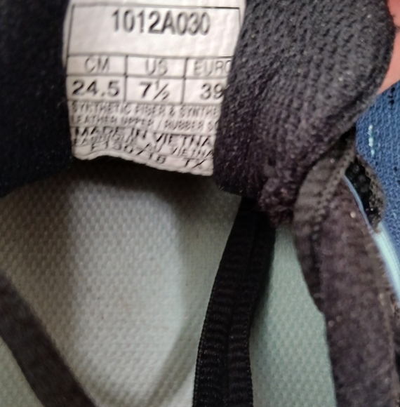 Asics Blue Running Shoes Women's Size 7.5 - Picture 4 of 4